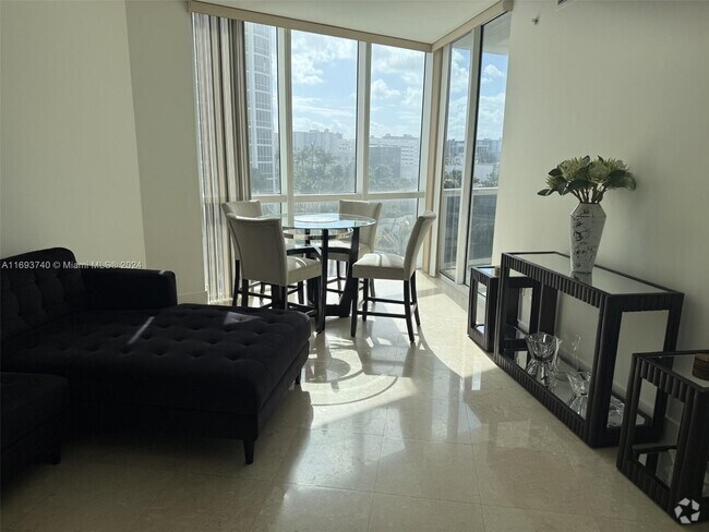 Building Photo - 18201 Collins Ave Unit 708 Rental