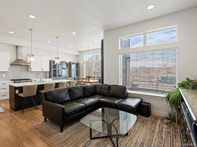 Photo - 5469 S Curtice St