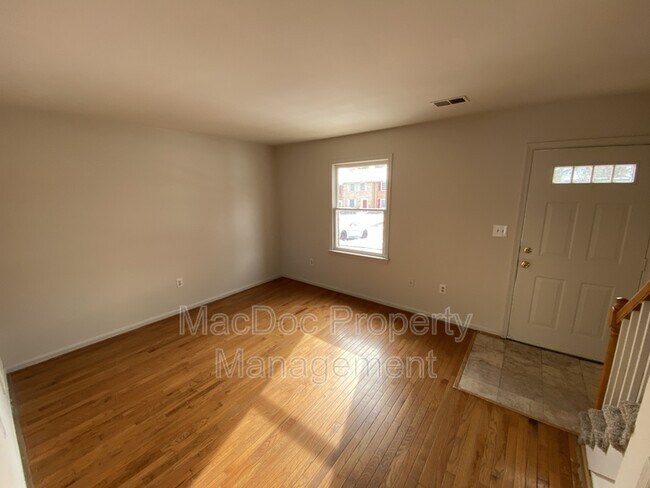 Photo - 212 Farrell Ln