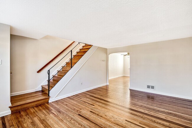 Photo - BIG THREE BEDROOM HOUSE FOR RENT ON 7TH ST...