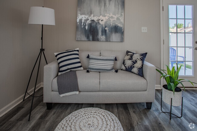 3BR,2.5BA.1500SF - Churchland Commons at Town Pointe