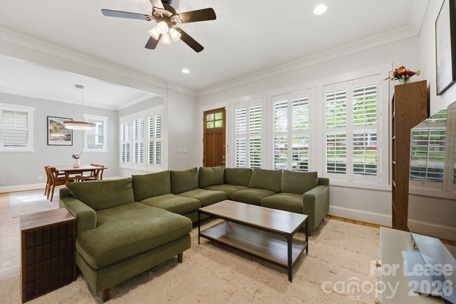 Photo - 2724 Holt St
