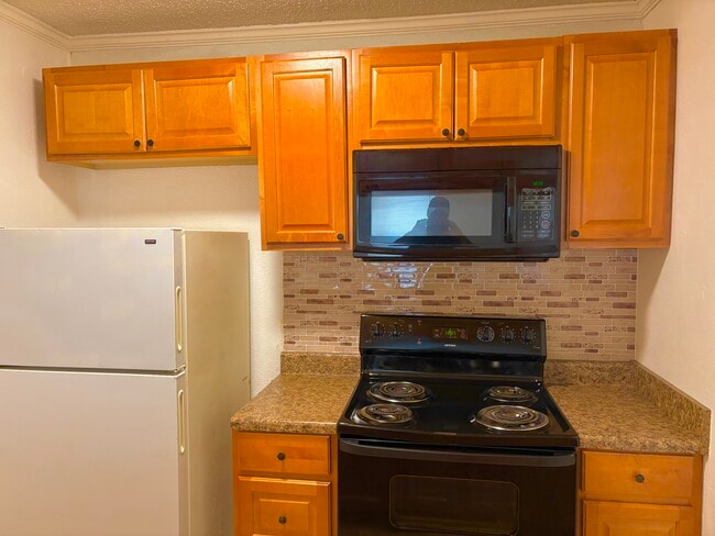 Building Photo - 1601 Live Oak St