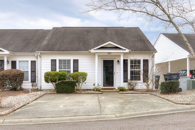 Building Photo - End Unit Townhouse