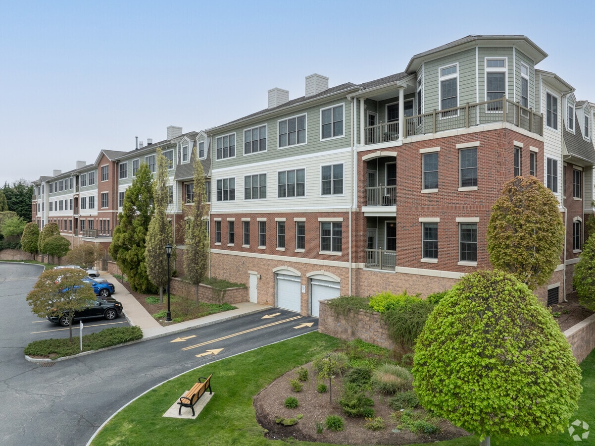 East Side Commons - East Side Commons Apartments