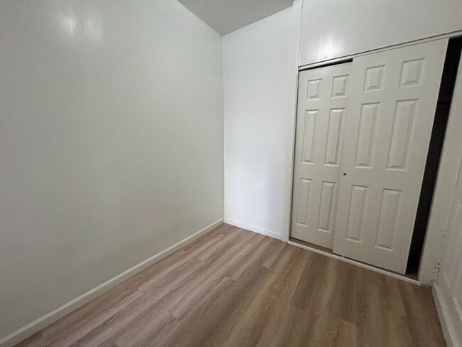 Photo - 681 Rhinelander Ave