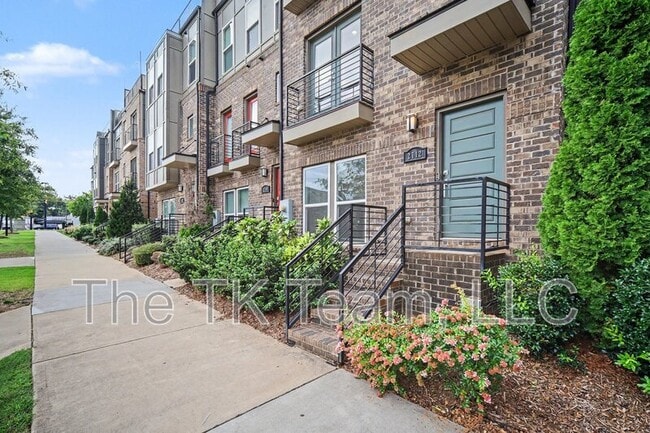 Photo - 2712 Grand Union Way