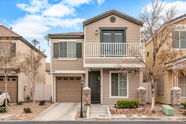 Building Photo - Great location 3 bedrooms 2 1/2 bath, community pool, St. Rose pkwy and Spencer