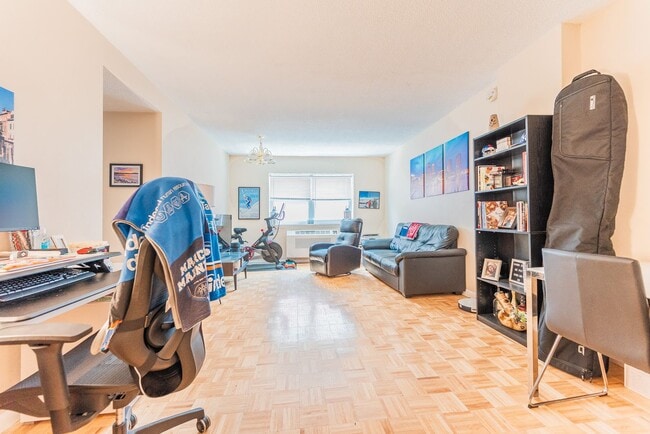 Building Photo - BROOKLINE 1 BED AVAILABLE FOR AN AUGUST 1ST MOVE-IN