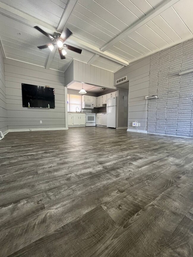 Photo - 3 bedroom 1 bath home for rent