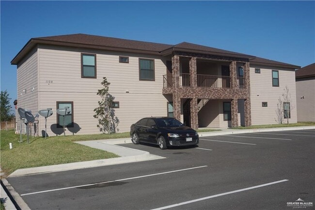 Building Photo - 9 West Dr Unit B