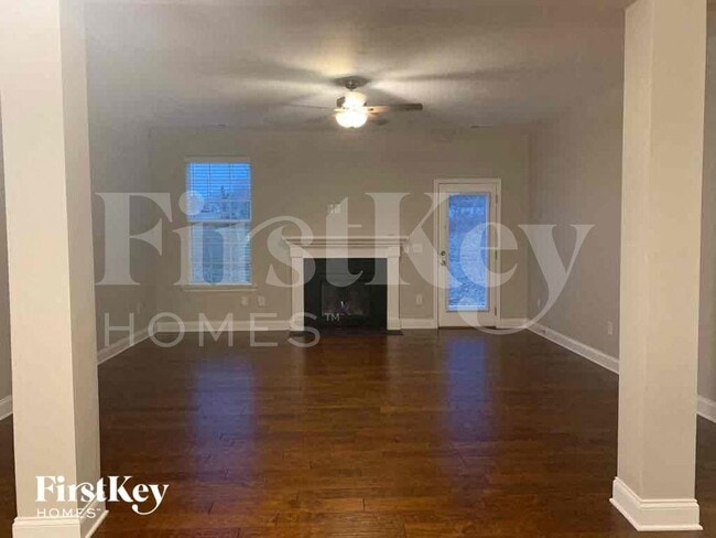 Photo - 433 Melva Ln