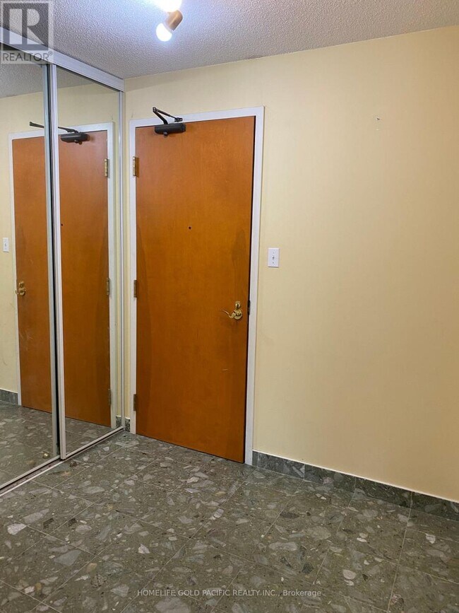 Photo - 260 Doris Ave Unit Ph202