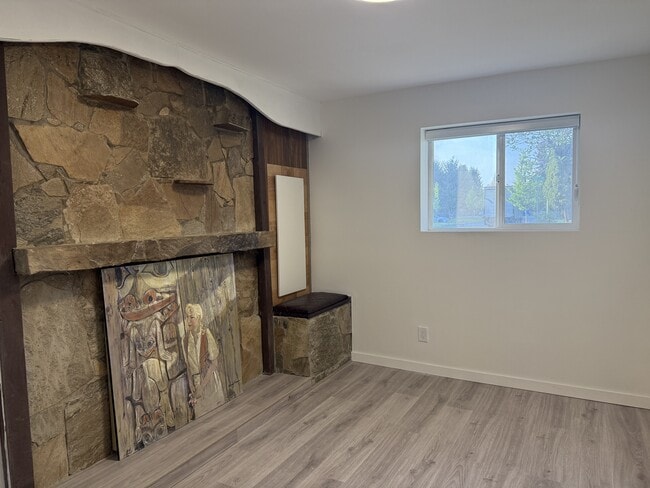 Photo - 15104-1592A 92a Ave