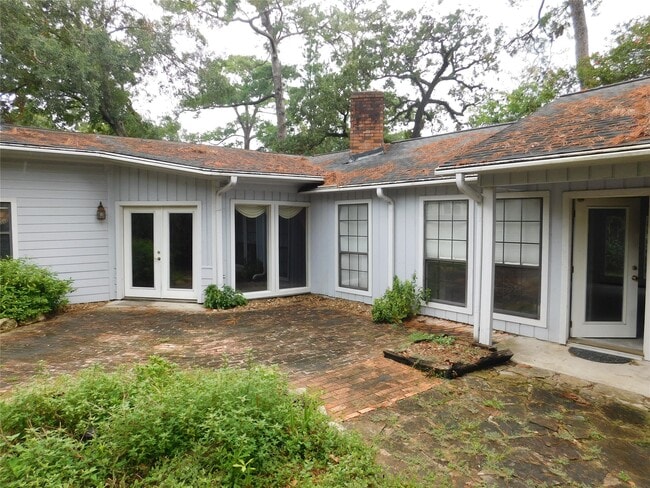 Photo - 725 W 42nd St