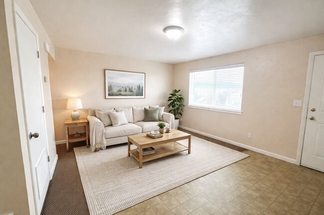 Building Photo - 2173 S State St Unit 5