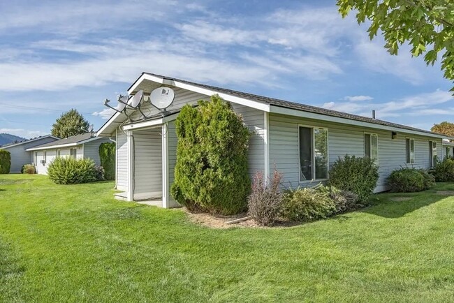 Photo - 420 S 5th St E