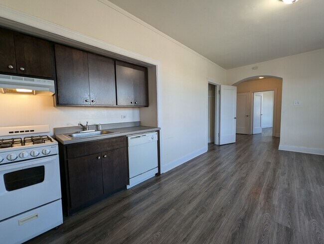 Photo - 3335 W Diversey Ave Unidad 102