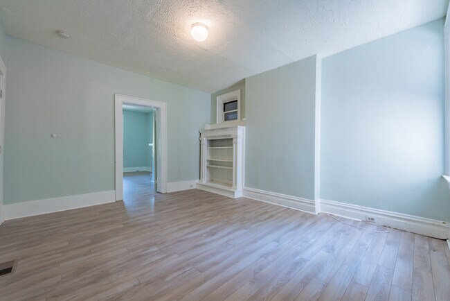 Photo - 229 N Graham St Unidad 2