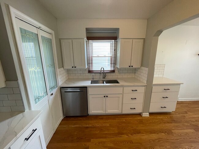 Photo - 1824 Westgate Ave