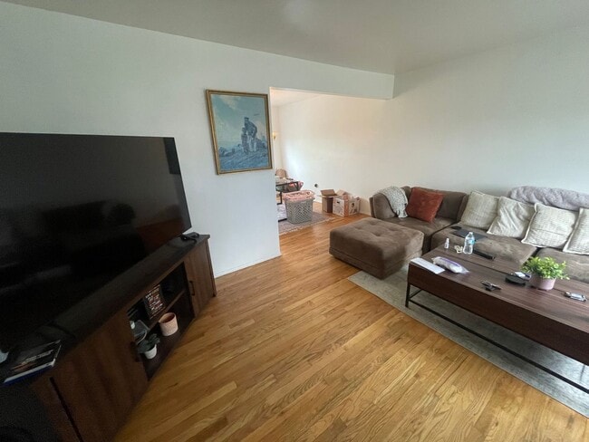 Photo - 533-535-535 Cumberland Rd Unit 535 Cumberland Rd