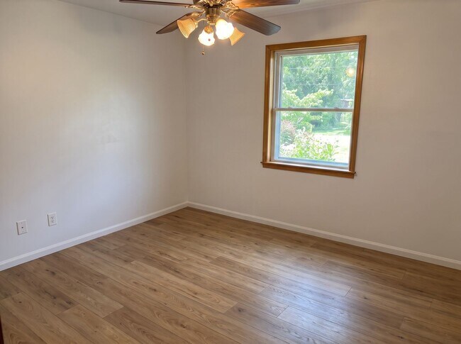 Photo - 3980 Renwal St