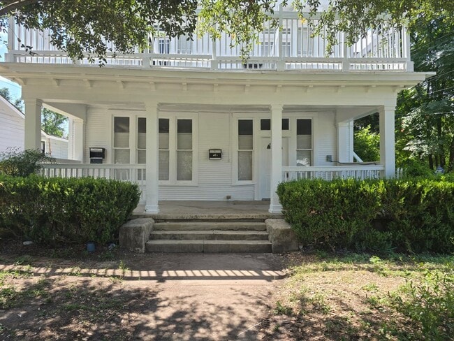 Building Photo - 1228 Virginia Blvd Unit #1 Rental