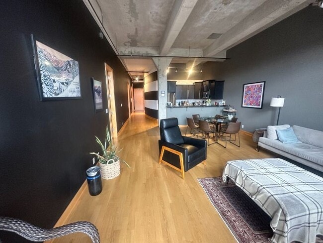 Photo - 239 E Chicago St Condo Unit 609