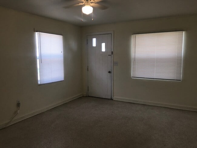 Photo - 605 S 6th St Unit 605