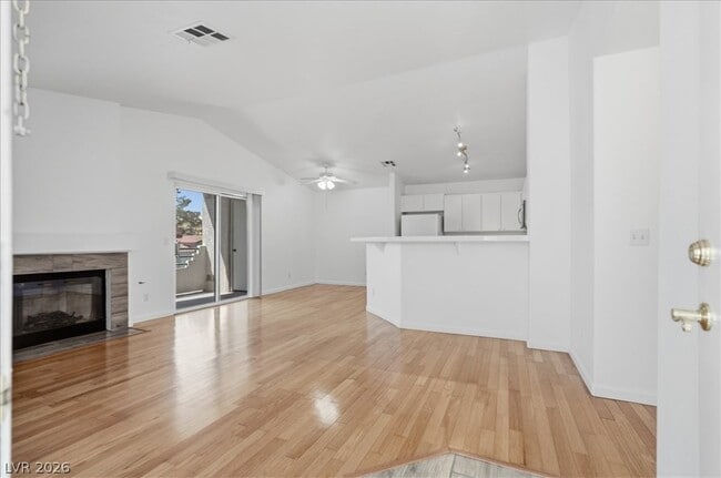 Photo - 556 Yacht Harbor Dr Unit 202
