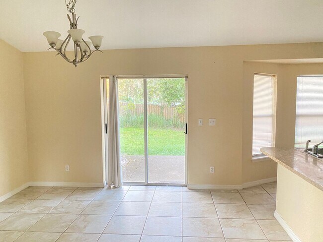 Photo - Tiled 3/2/2 available now!