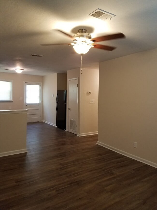 Photo - 120 Orange Ave Unidad A