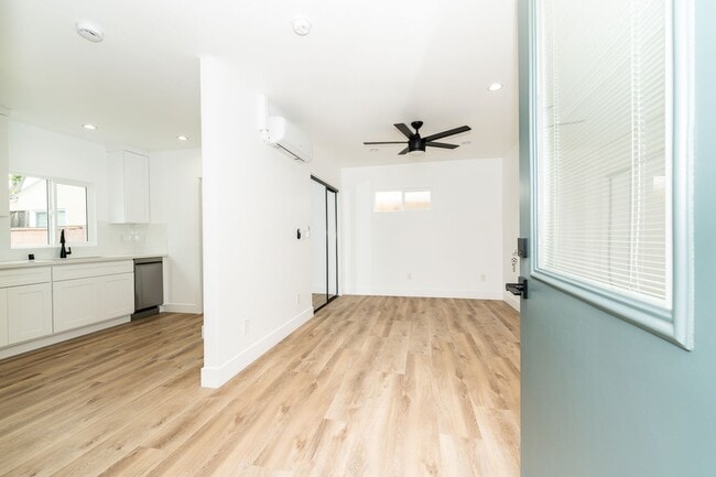 Building Photo - 7020 Schroll St Unit 7022