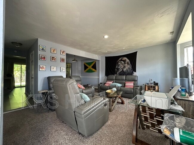 Photo - 1652 Fairfax Dr