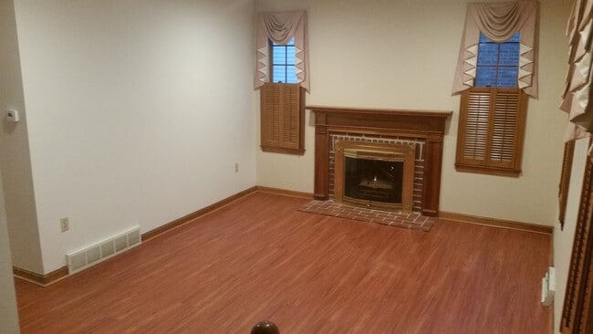 Photo - 720 Wellman Ave