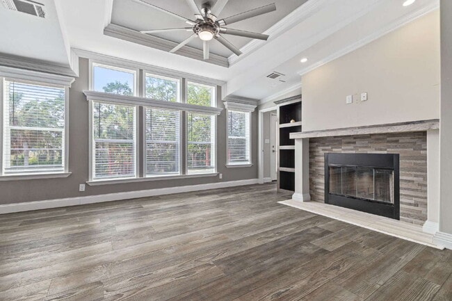 Photo - "Spacious 4-Bedroom Retreat with 3400 Sq Ft of Comfort in Gibsonton, FL!"