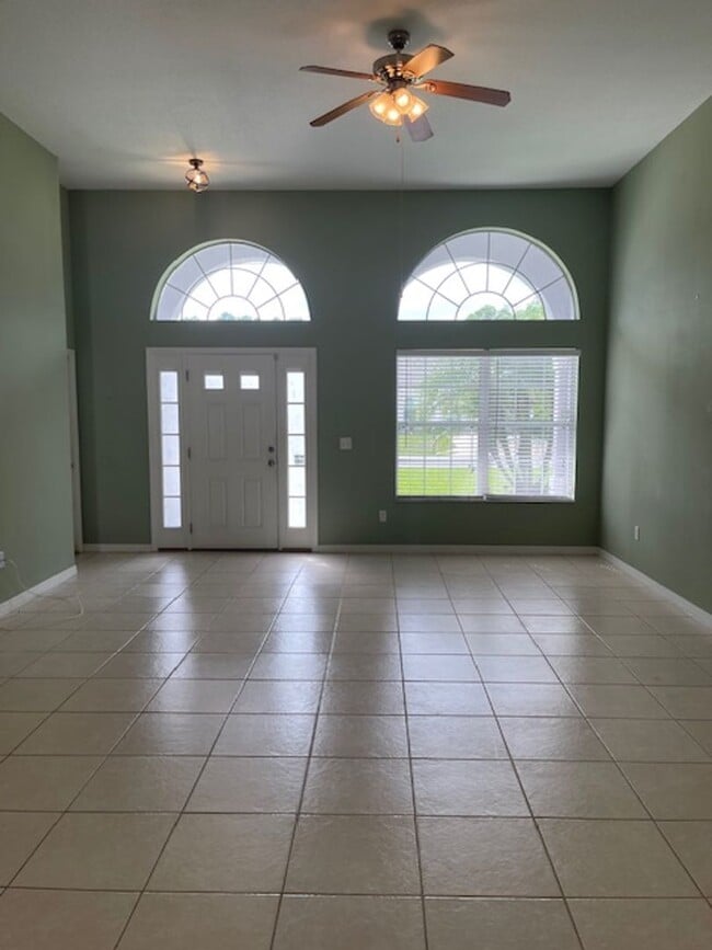 23 Ridley Ln