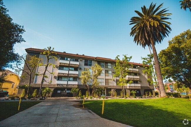 Building Photo - fai213 Rental