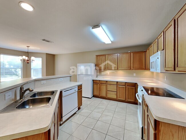 Photo - 3445 Newgate St