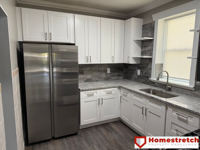 Newly Renovated Two Bedroom Home Coming Av... - Newly Renovated Two Bedroom Home Coming Av...