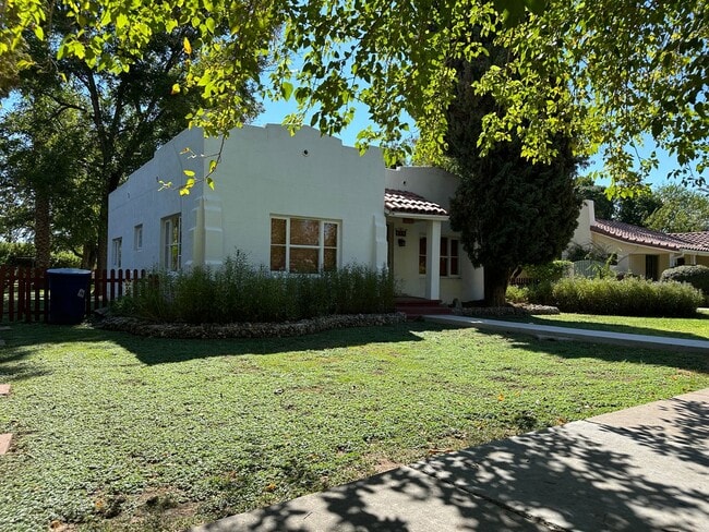 Photo - 1115 S Maple Ave