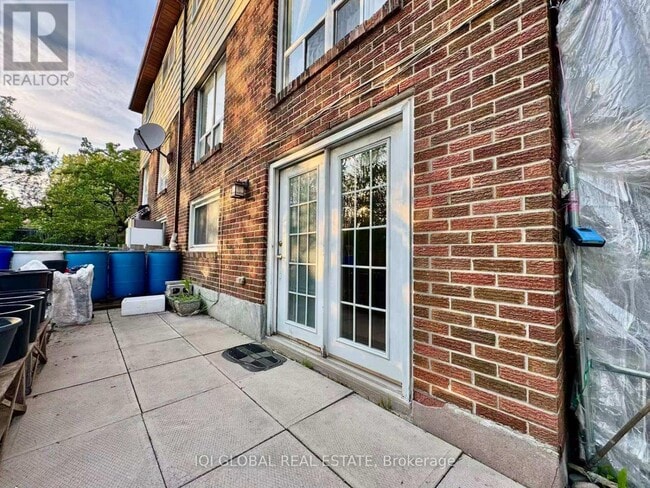 Photo - 130 Micmac Crescent