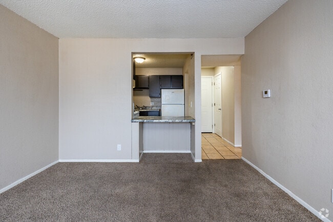 1BR, 1BA - 504SF - Dining Room