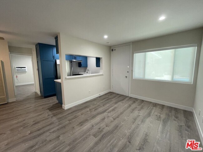 Building Photo - 27 Anchorage St Unit B