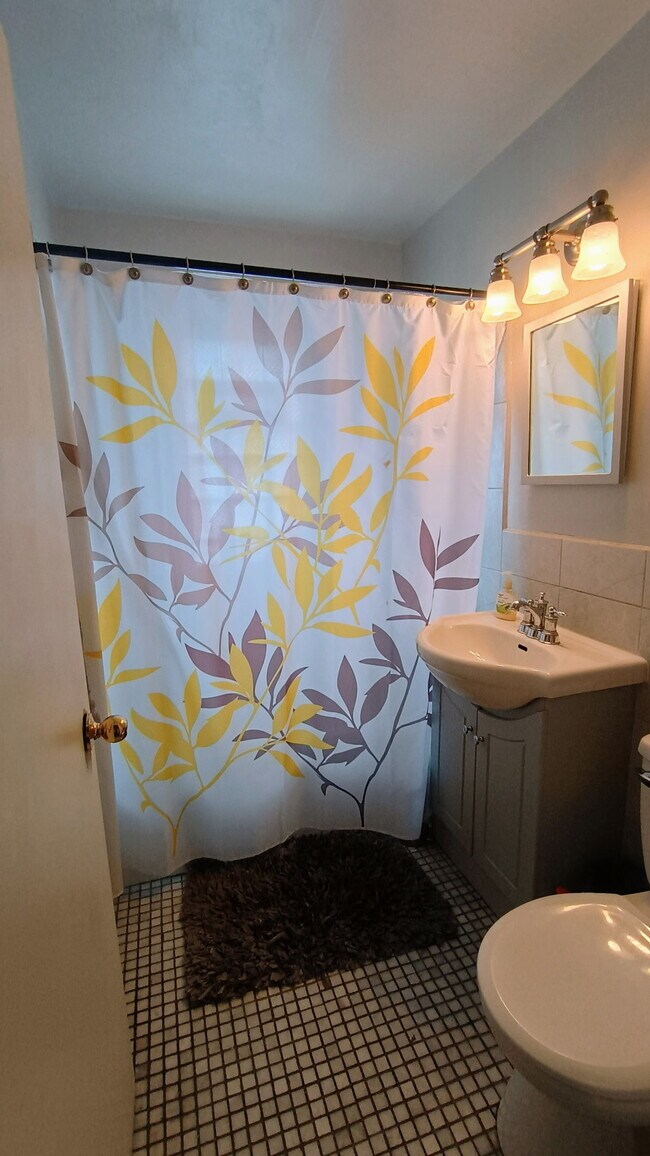 6107 W Center St Unit 2
