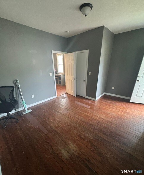 Photo - 182 Hewitt St