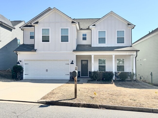 Building Photo - Immaculate Home