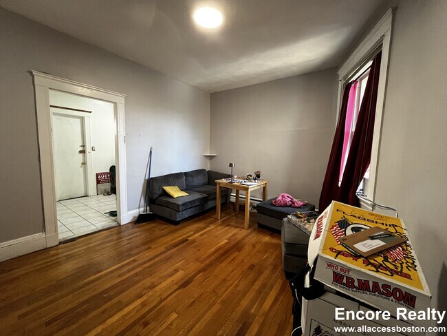 Photo - 1725 Commonwealth Ave Unit 2
