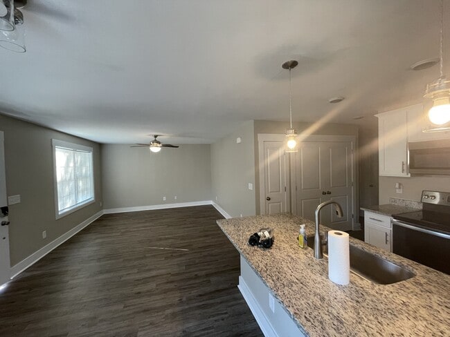 Building Photo - 317 Salisbury Rd Rental