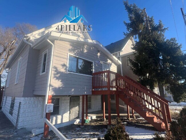 5647 Sohl Ave Unidad 2 (Upstairs)